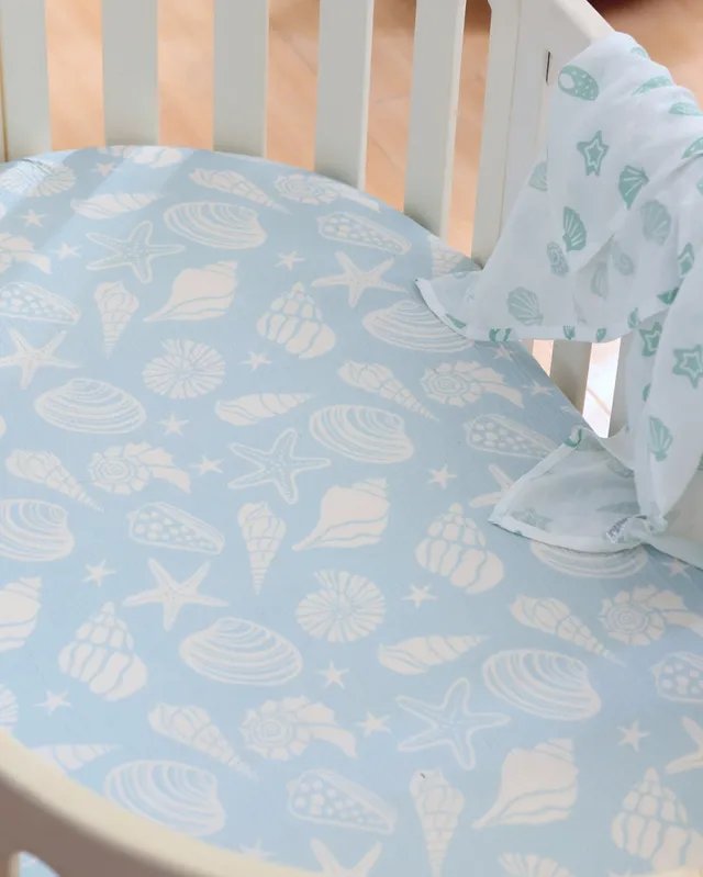 momcozy-baby-fitted-crib-sheet image 1