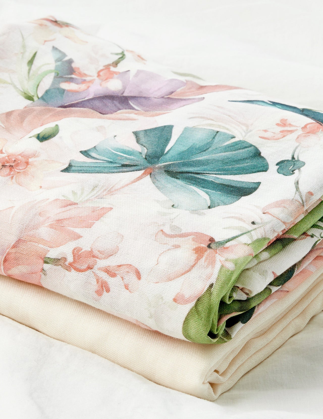 momcozy-softness-swaddle-blankets-2-pack-flower-beige image 4