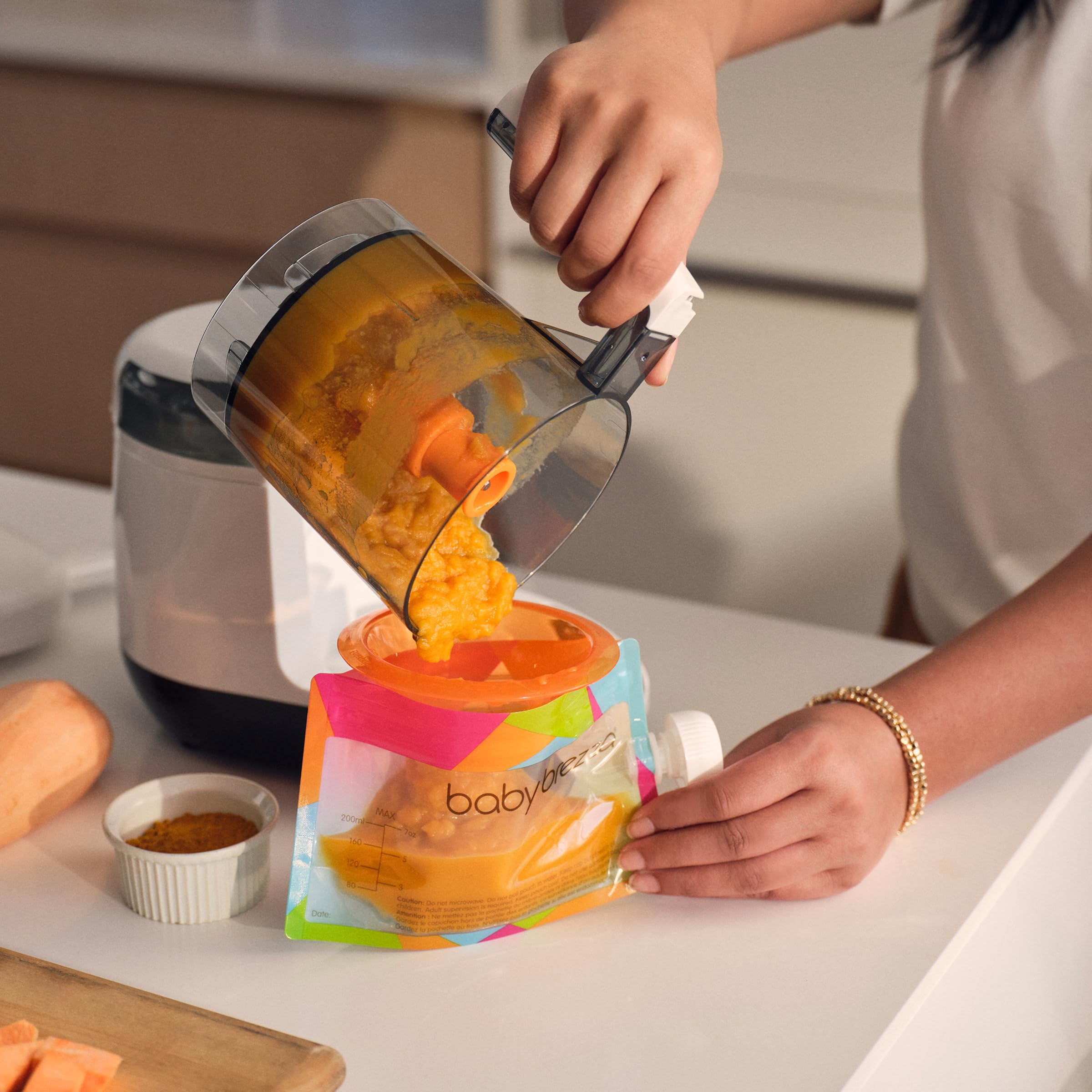 baby-brezza-one-step-baby-food-maker-deluxe-automatic-steamer-blender-with-3-pou image 8