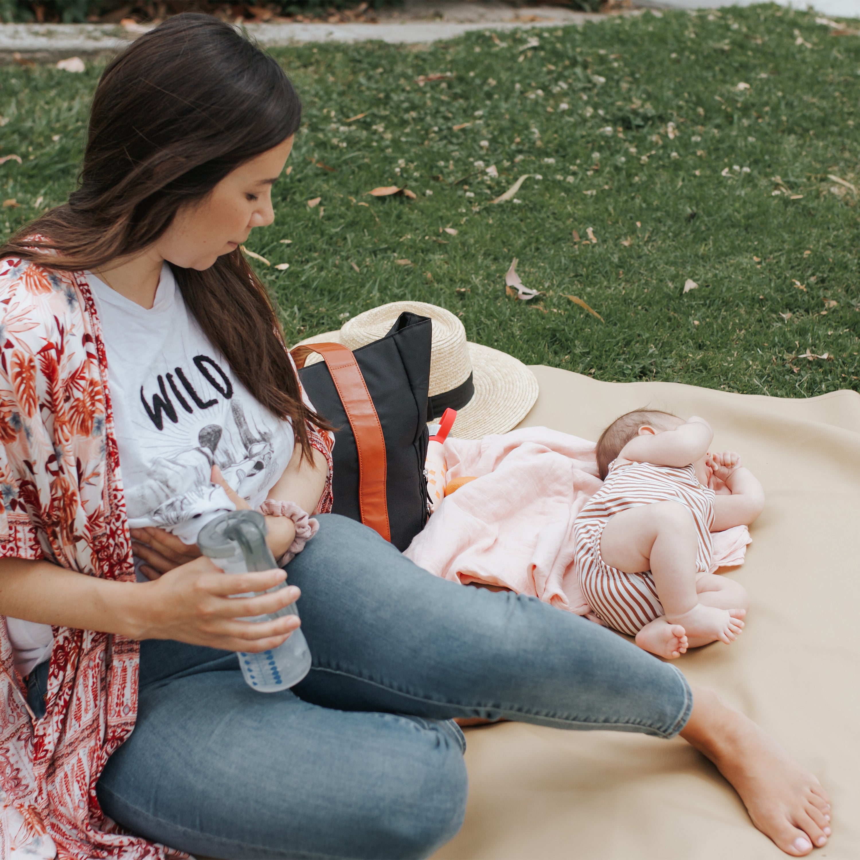 dr-brown-s-breast-pump-carryall-tote-bag-spacious-stylish image 3