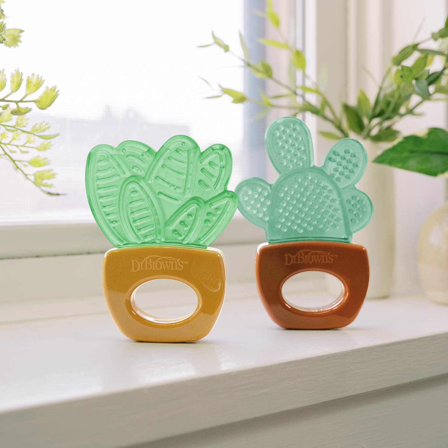 dr-brown-s-aquacool-water-filled-teethers image 3