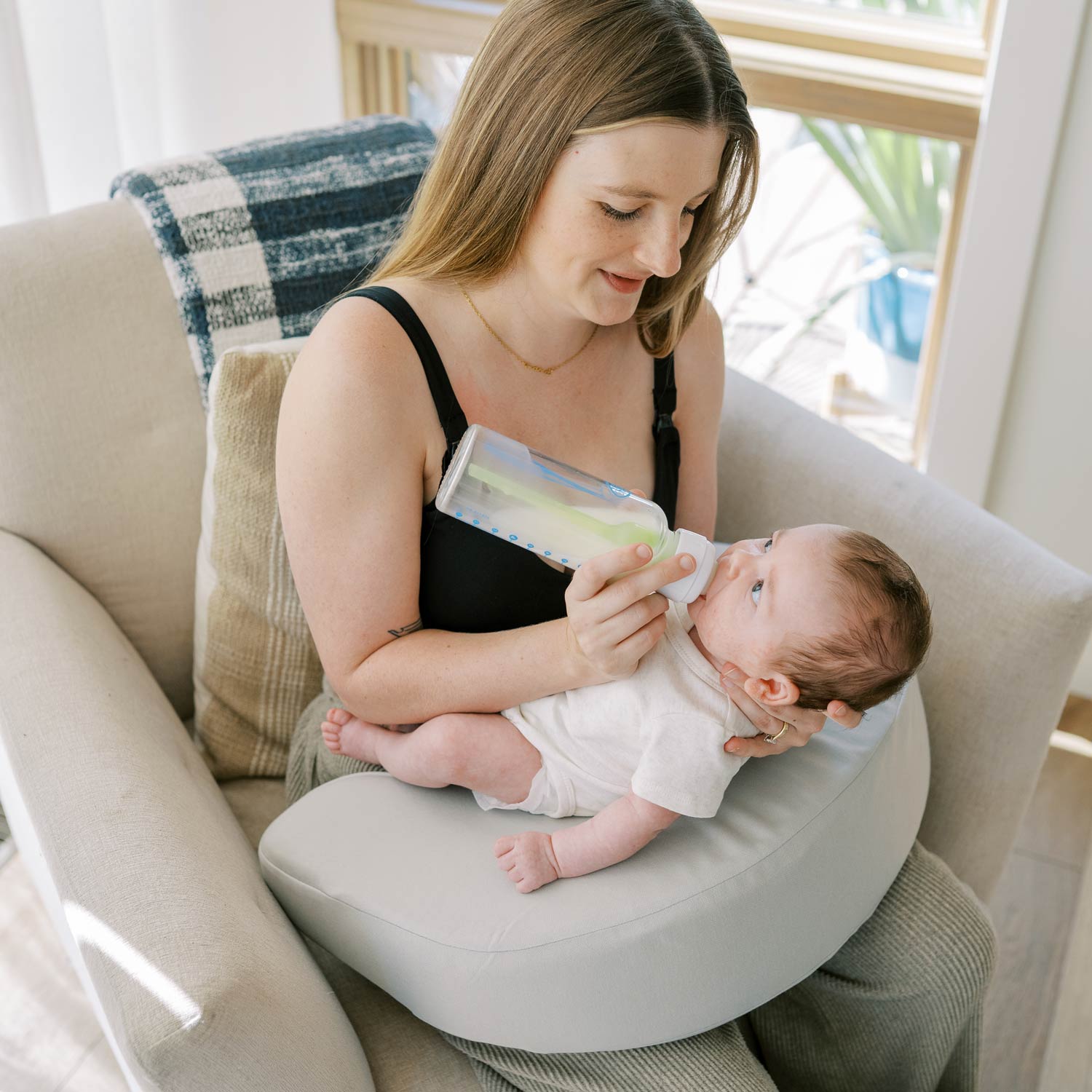 dr-brown-s-feeding-nursing-lap-support-pillow image 4
