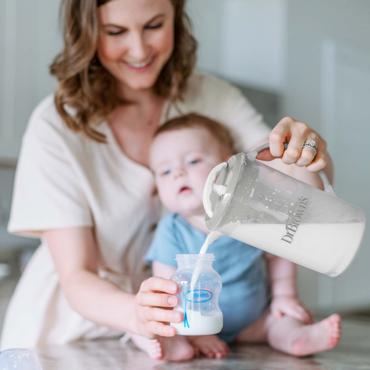 dr-brown-s-formula-mixing-pitcher image 3