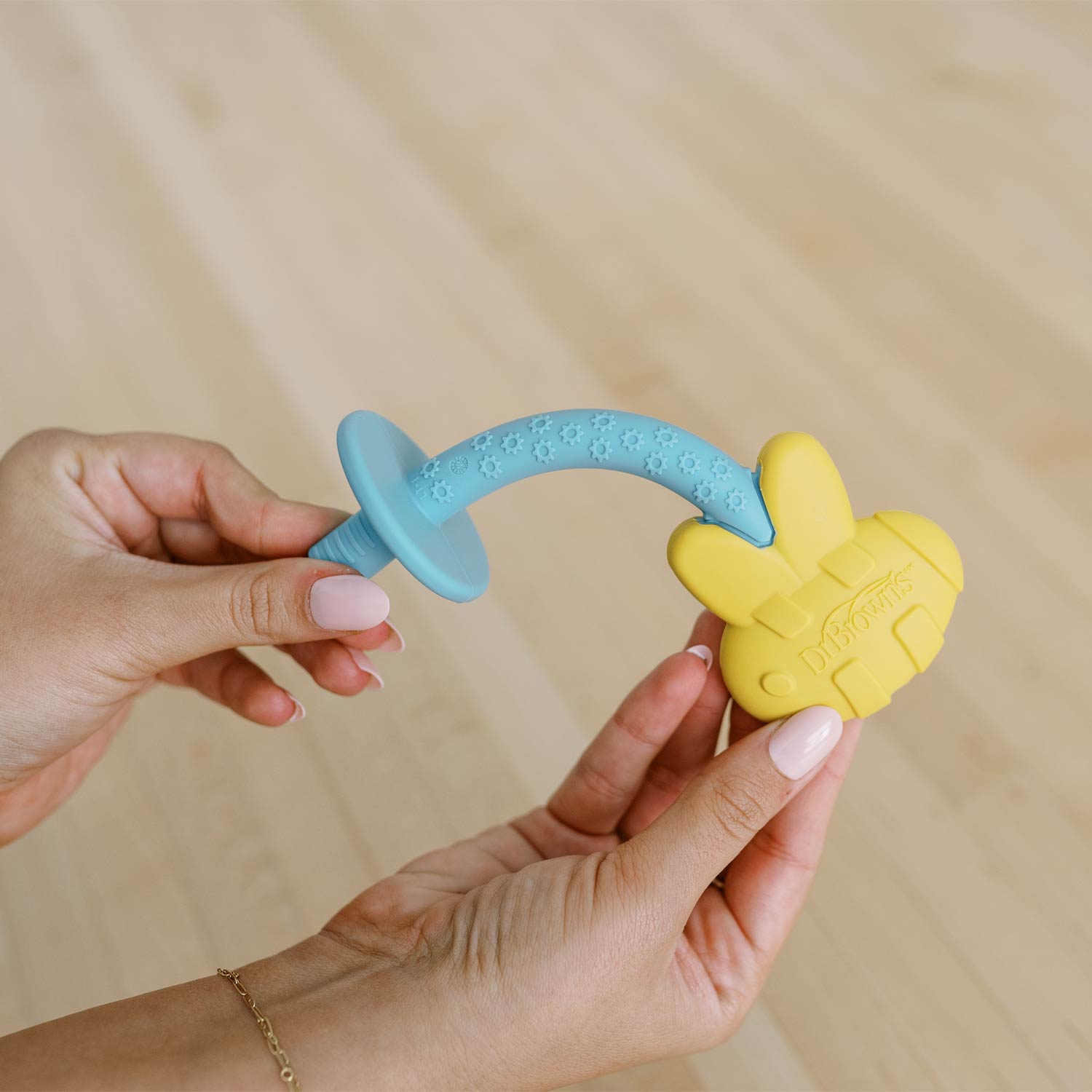 dr-brown-s-teething-tubes-bee-snail-100-silicone-2-pack image 4